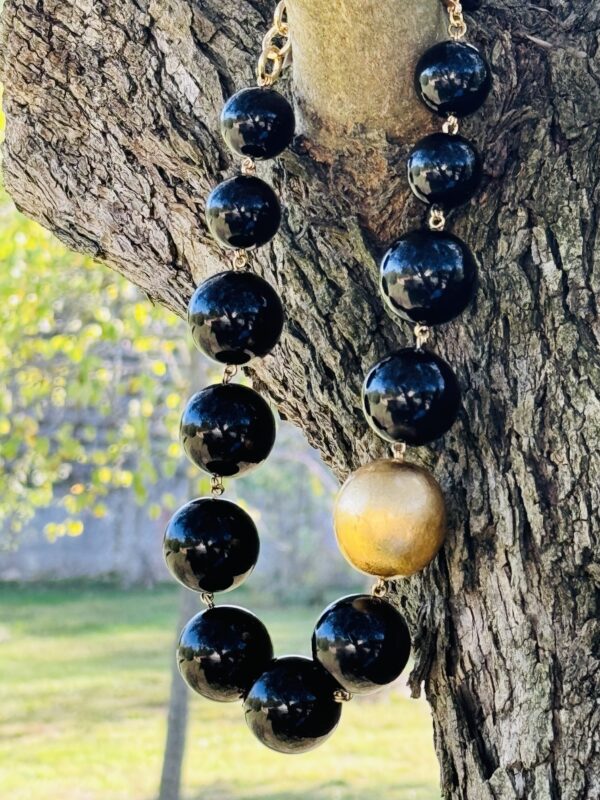 Collier Sphères Noires et Dorées – Image 5