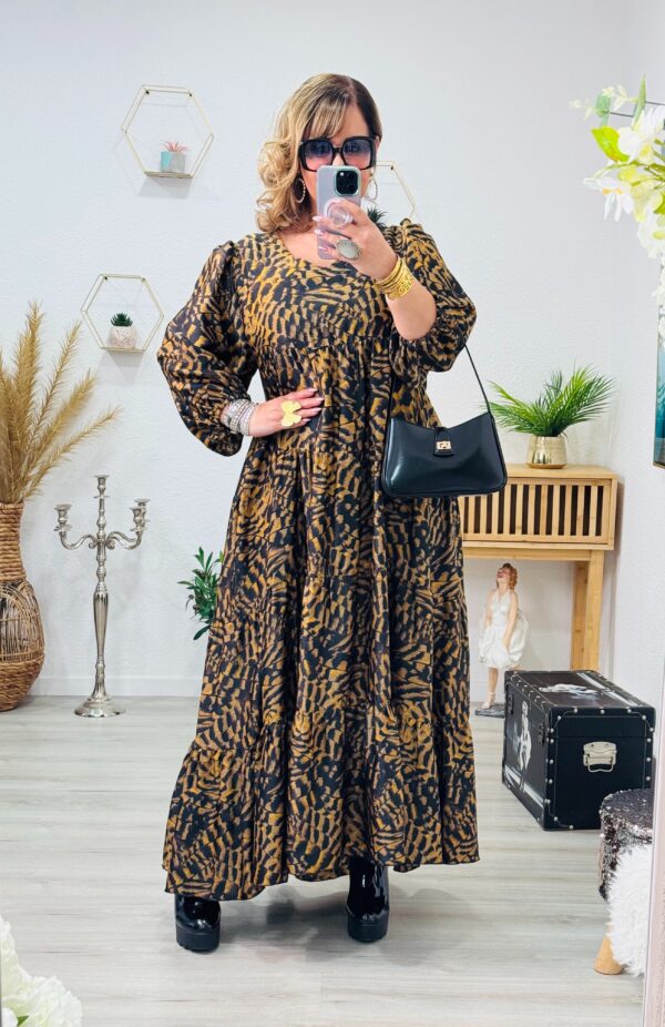 Robe Élégance Longue Fauve – Image 3